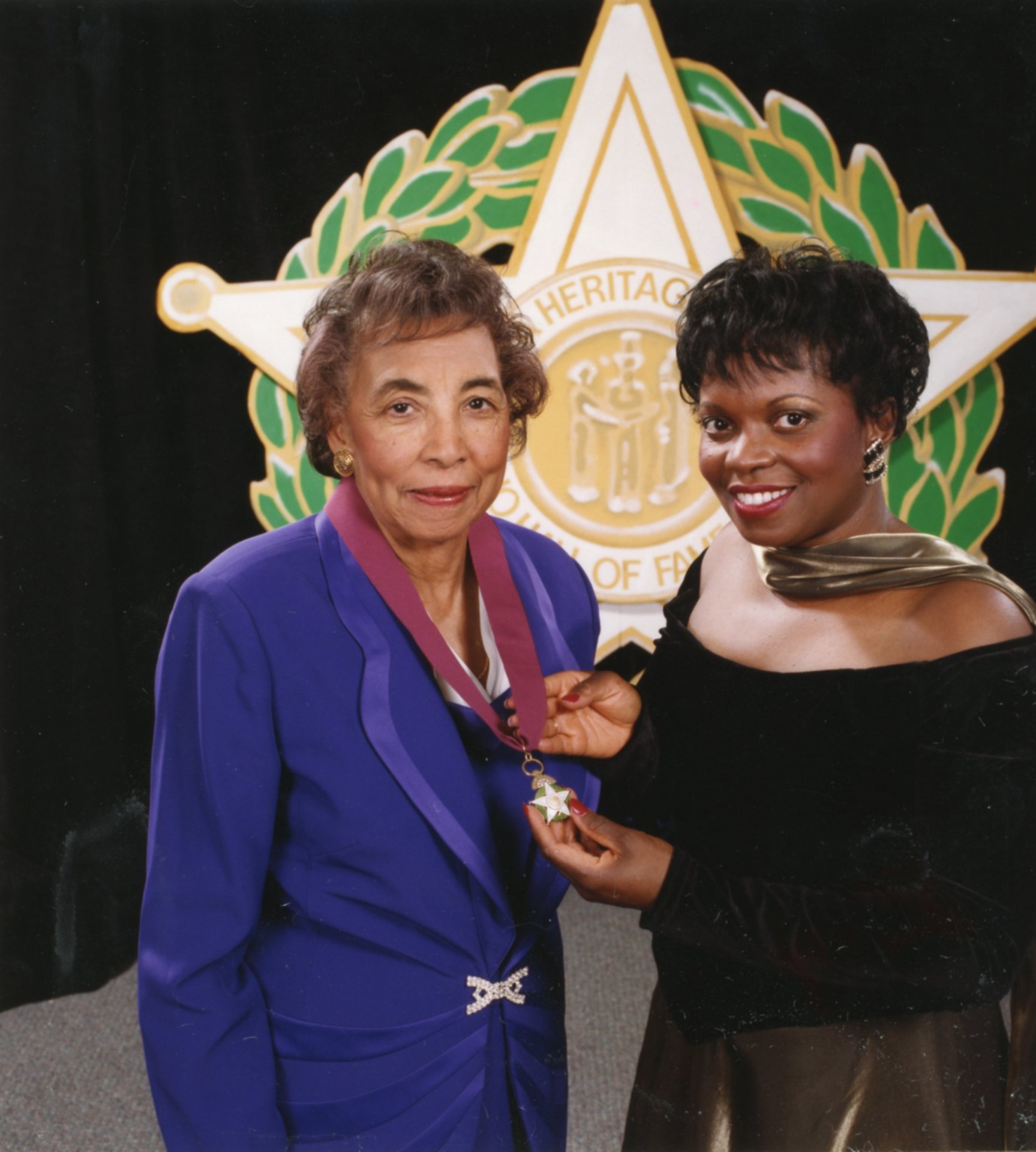 Hannah Diggs Atkins with Vicki Miles-LaGrange, 2000. Courtesy Oklahoma Hall of Fame Archives.